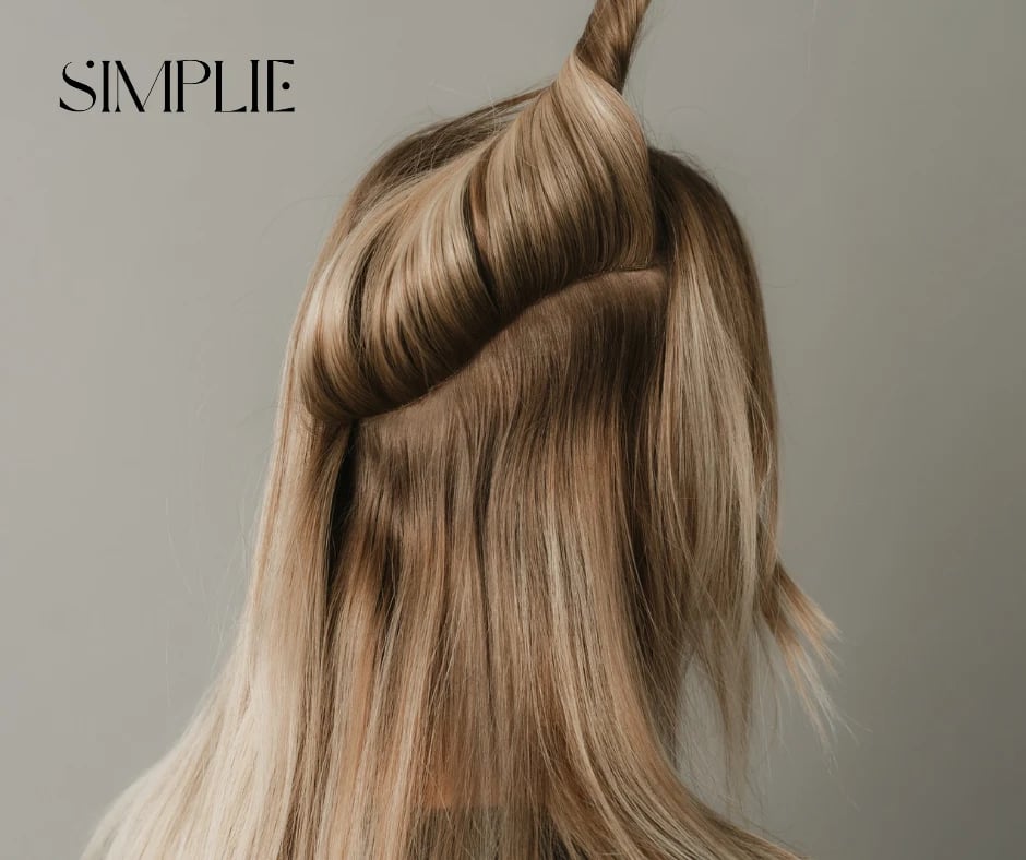 Verdeckte Weft-Befestigung unter blondem Haar