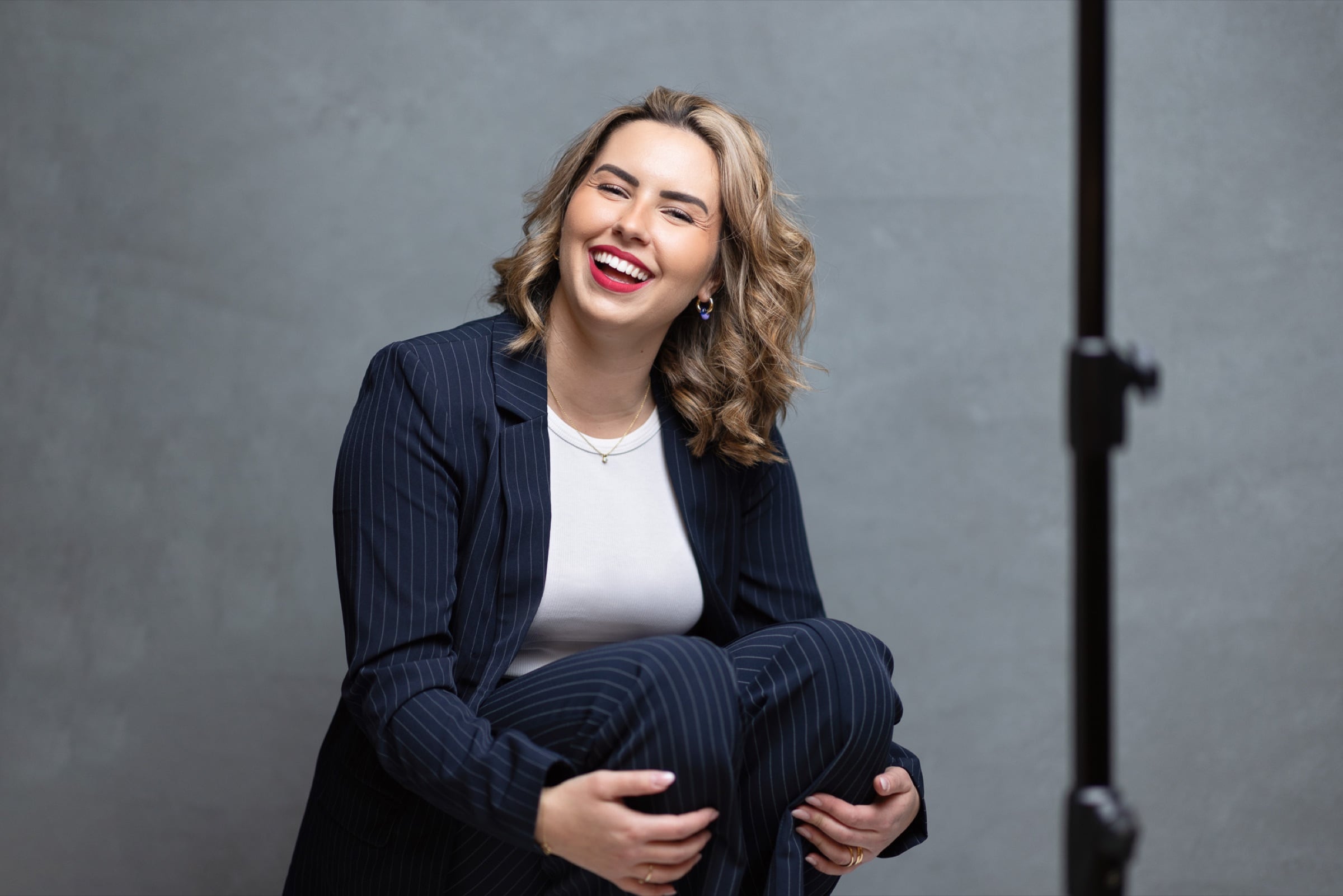 Svenja Graf lachend im Portrait